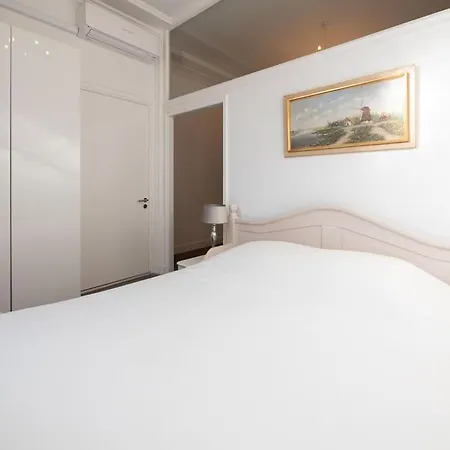 Hosted By Wendy With Garden Appartement *